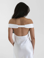 Robe noire satinée dos nu