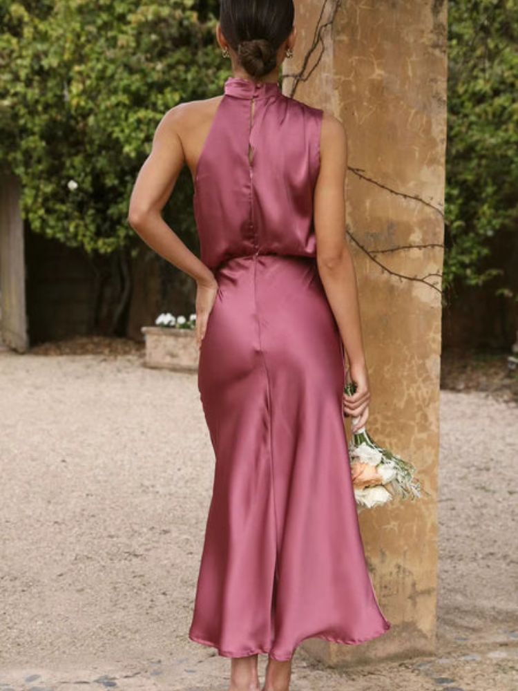 Robe en satin rose