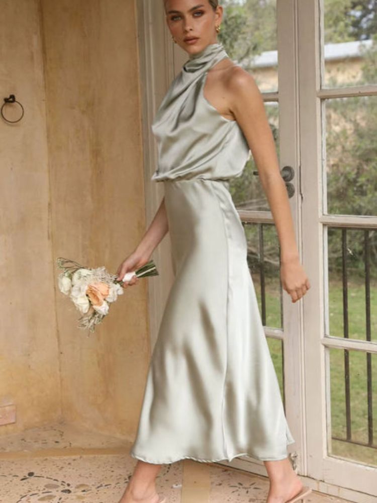 Robe en satin rose