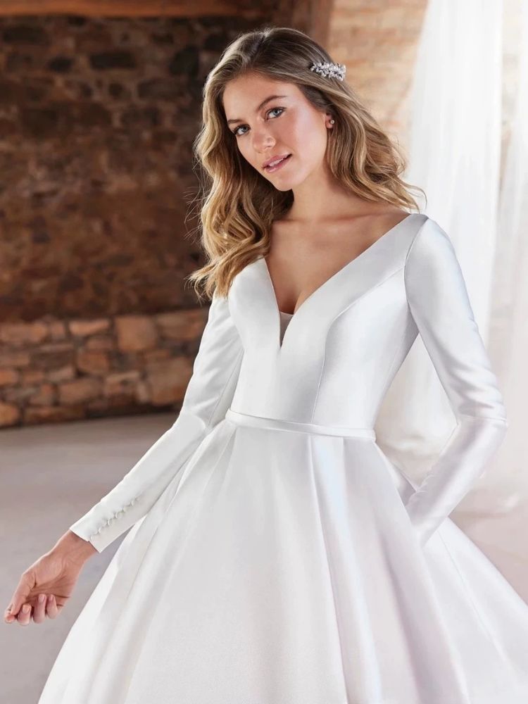 Robe mariée satin manche longue