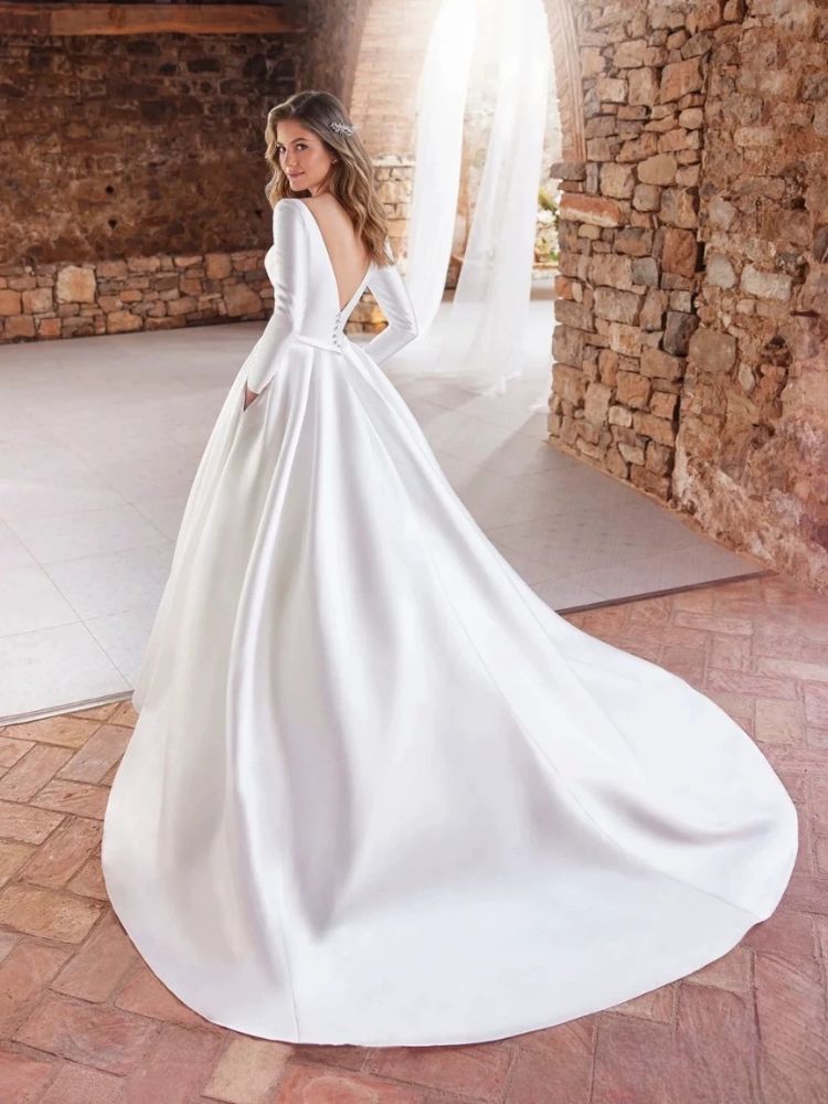 Robe mariée satin manche longue
