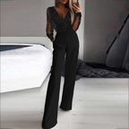 Combinaison noire élégante pour femme avec manches transparentes et détails perlés, idéale pour soirées chic et mode tendance.