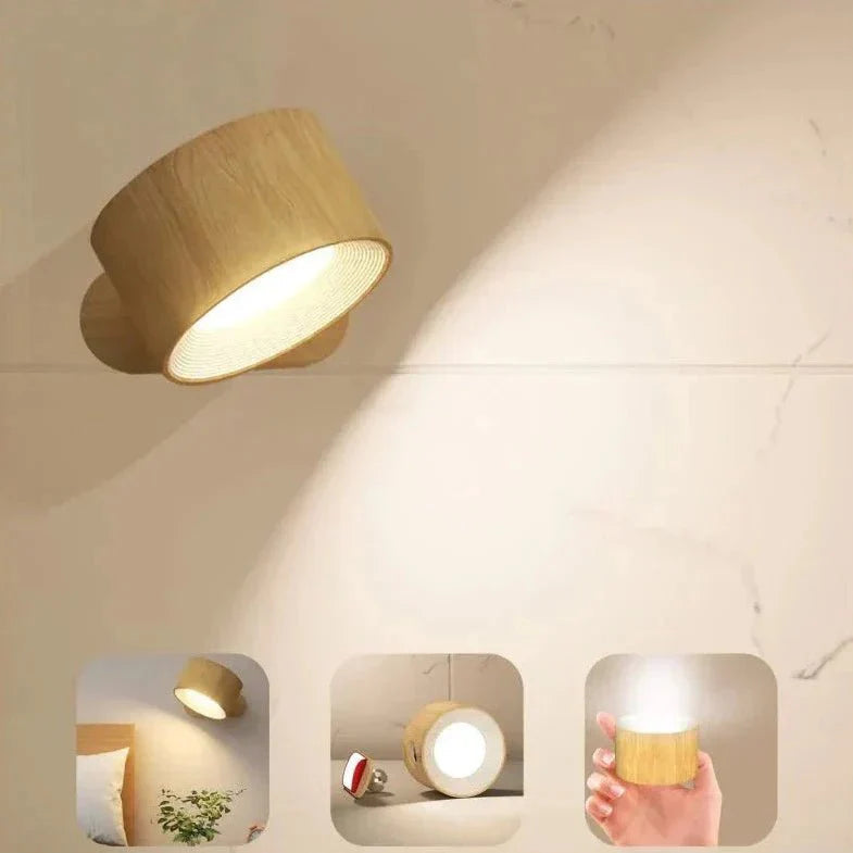 Lampe murale en bois moderne éclairant un mur beige, design minimaliste, lumière LED douce, idéale pour décoration intérieure contemporaine.
