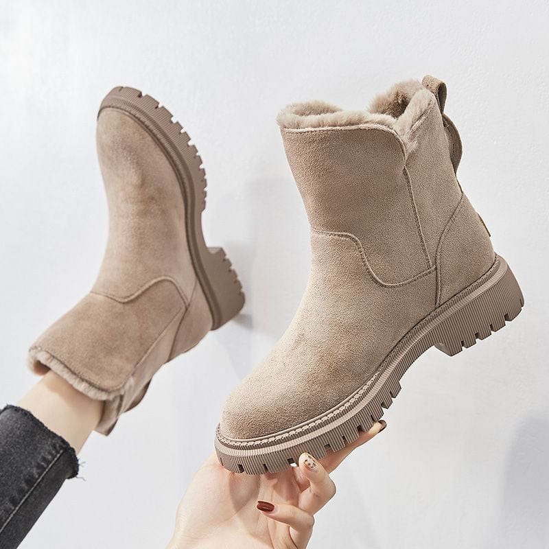 Bottes d'hiver en daim beige avec doublure en fourrure, semelle épaisse antidérapante. Chaussures chaudes et confortables pour femme.