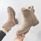 Bottes d'hiver en daim beige avec doublure en fourrure, semelle épaisse antidérapante. Chaussures chaudes et confortables pour femme.
