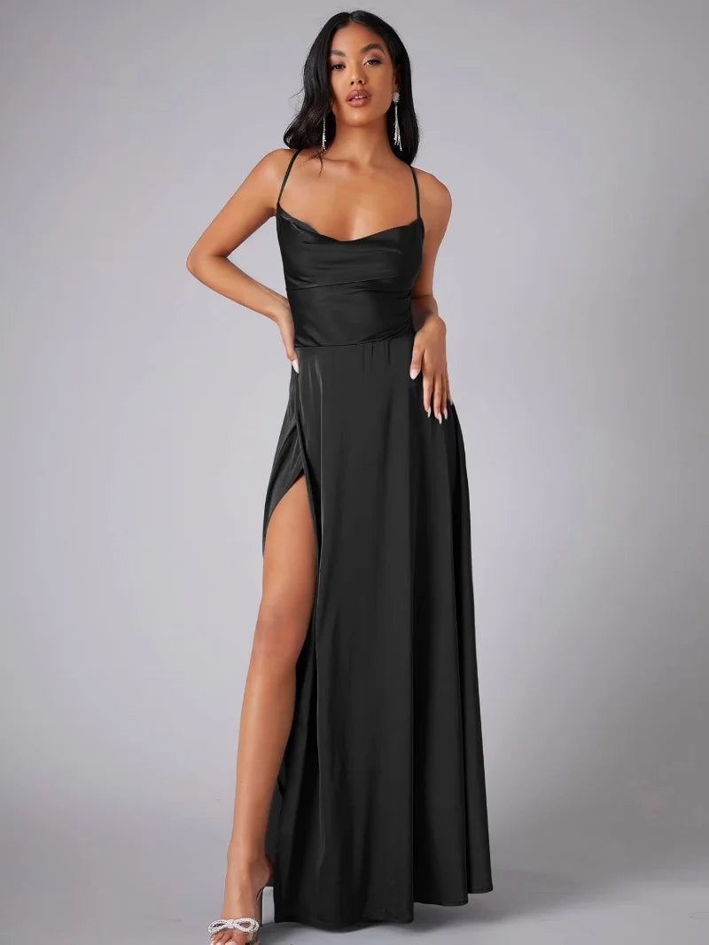 Robe de soirée longue en satin avec décolleté drapé et dos nu