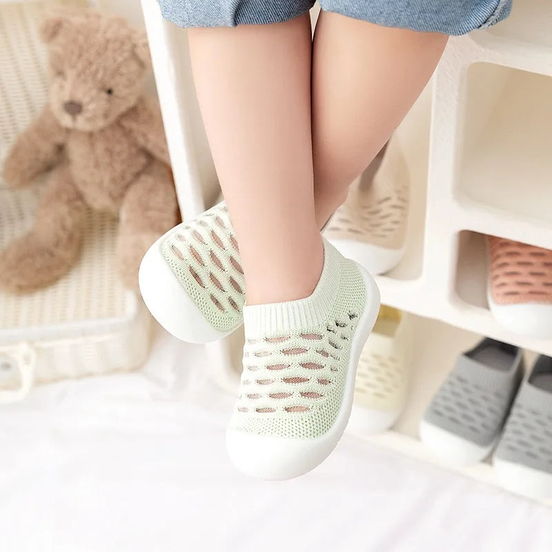 Chaussons Bébé Antidérapants en Tricot Rose Doux