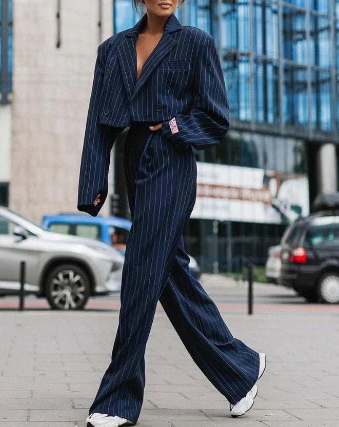 Elegant Striped Suit for Women - Chic and Comfortable