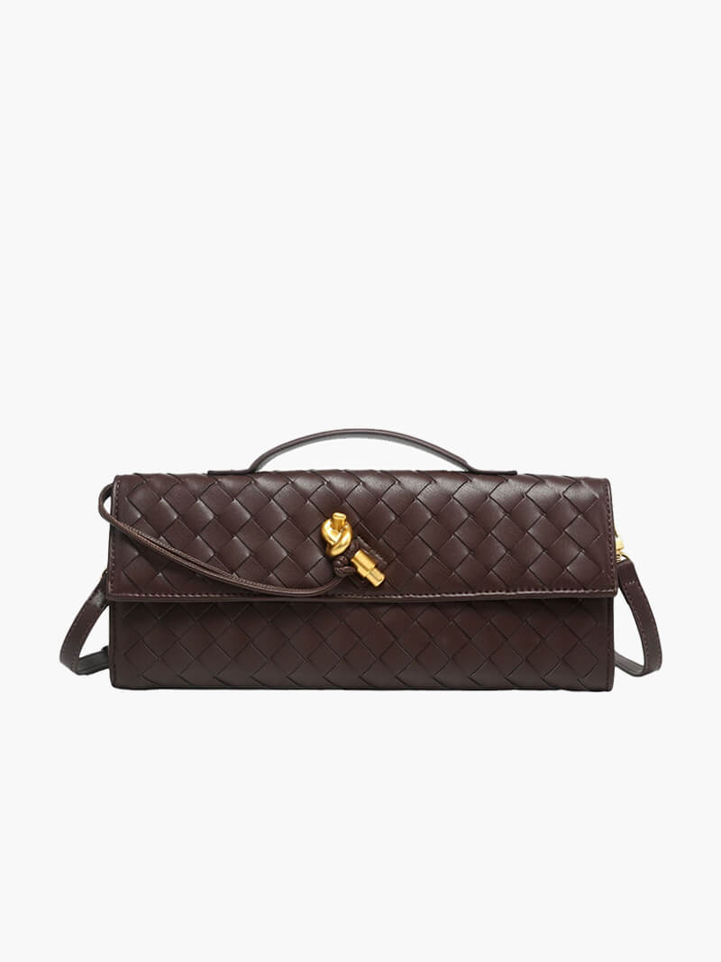 Sac à main en cuir marron tressé avec bandoulière, fermoir doré élégant. Accessoire mode luxe, design moderne et sophistiqué.