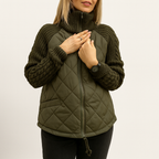 Veste matelassée avec manches tricotées pour l'automne