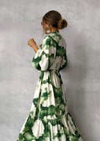 Élégante maxi-robe à manches longues et décolleté en V - fluide & chic