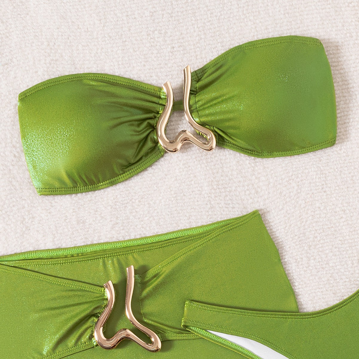 Ysée — Three-piece set with metallic green finishes