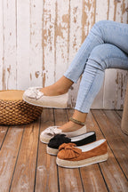 Platform shoes with bow