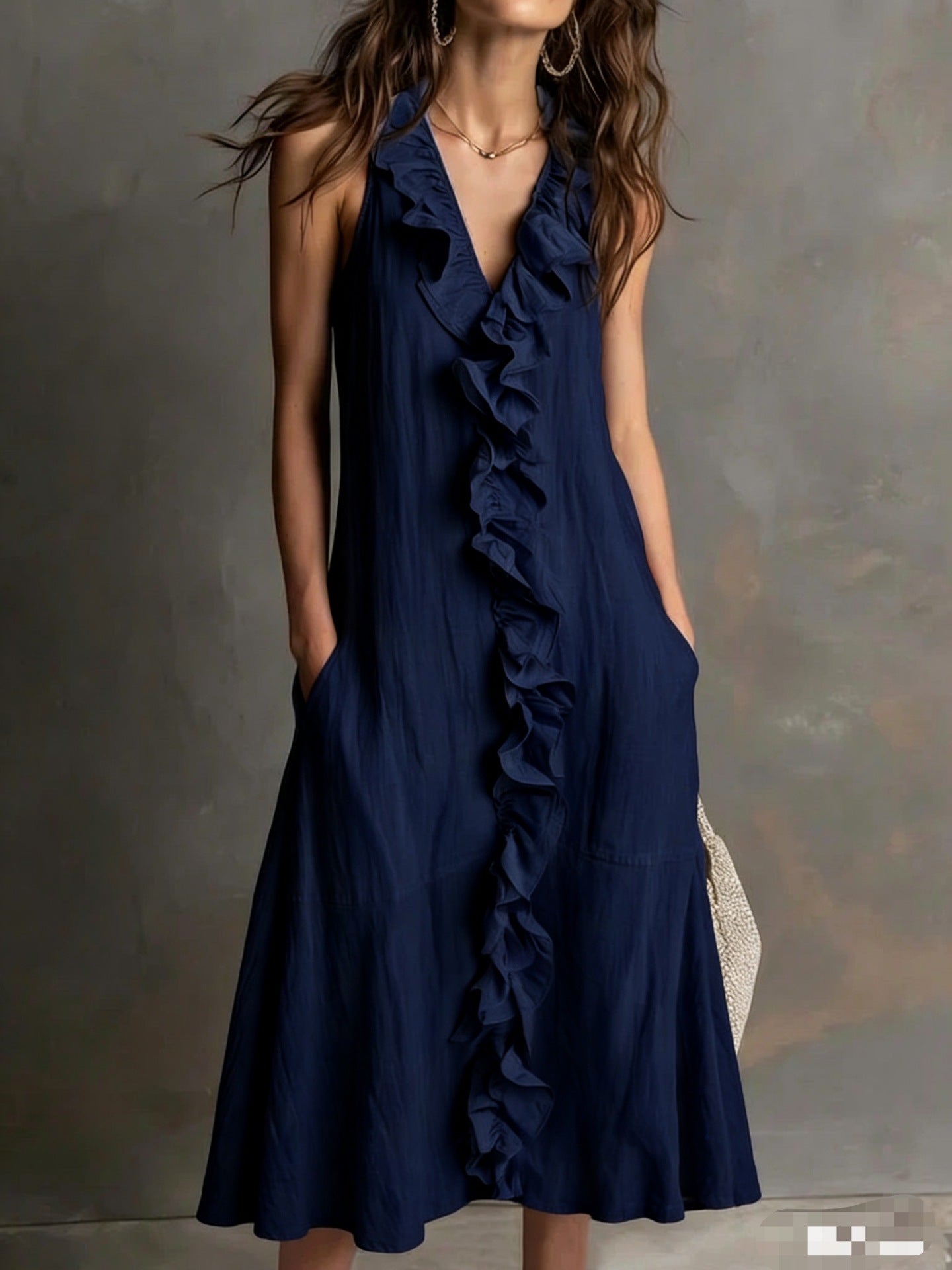 Robe longue lin-coton décolleté V volant