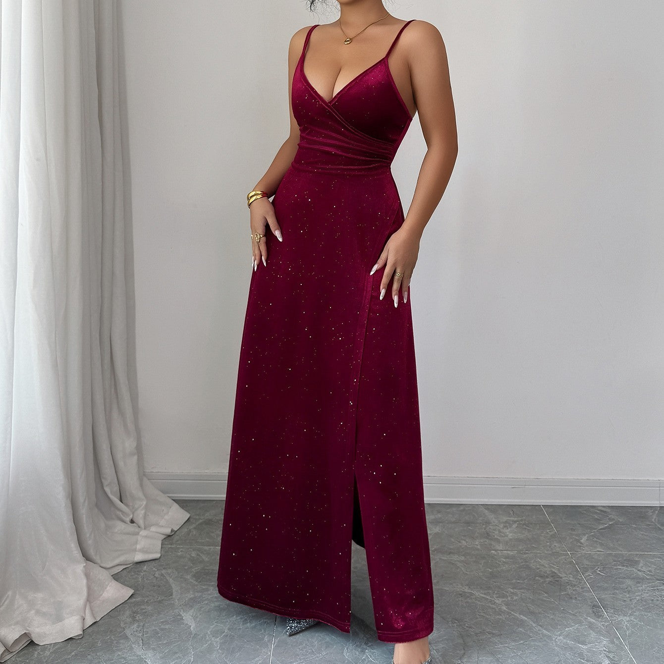 Robe longue scintillante à bretelles de soirée