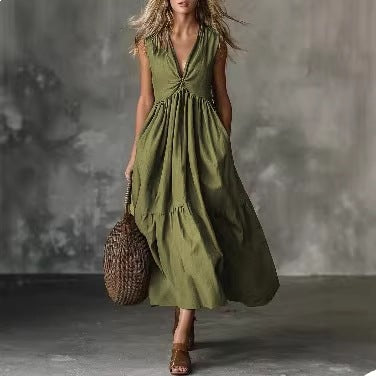 Robe longue col V sans manches – Unie et intemporelle