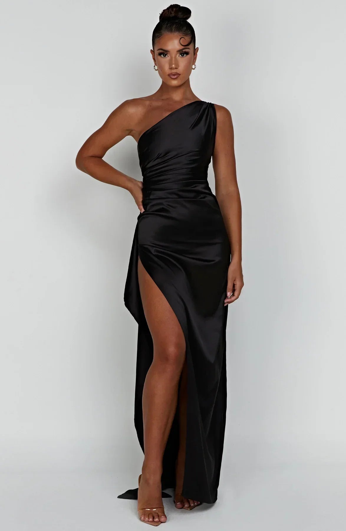 Robe fendue plissée en satin à une épaule - Édition Automne