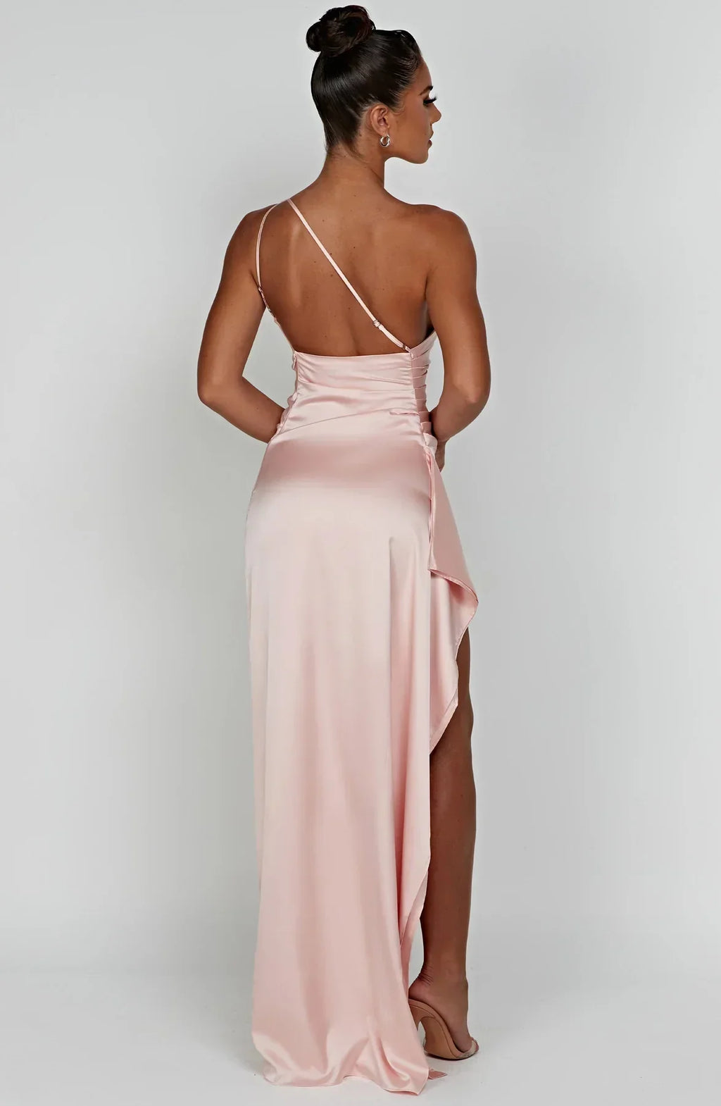 Robe fendue plissée en satin à une épaule - Édition Automne