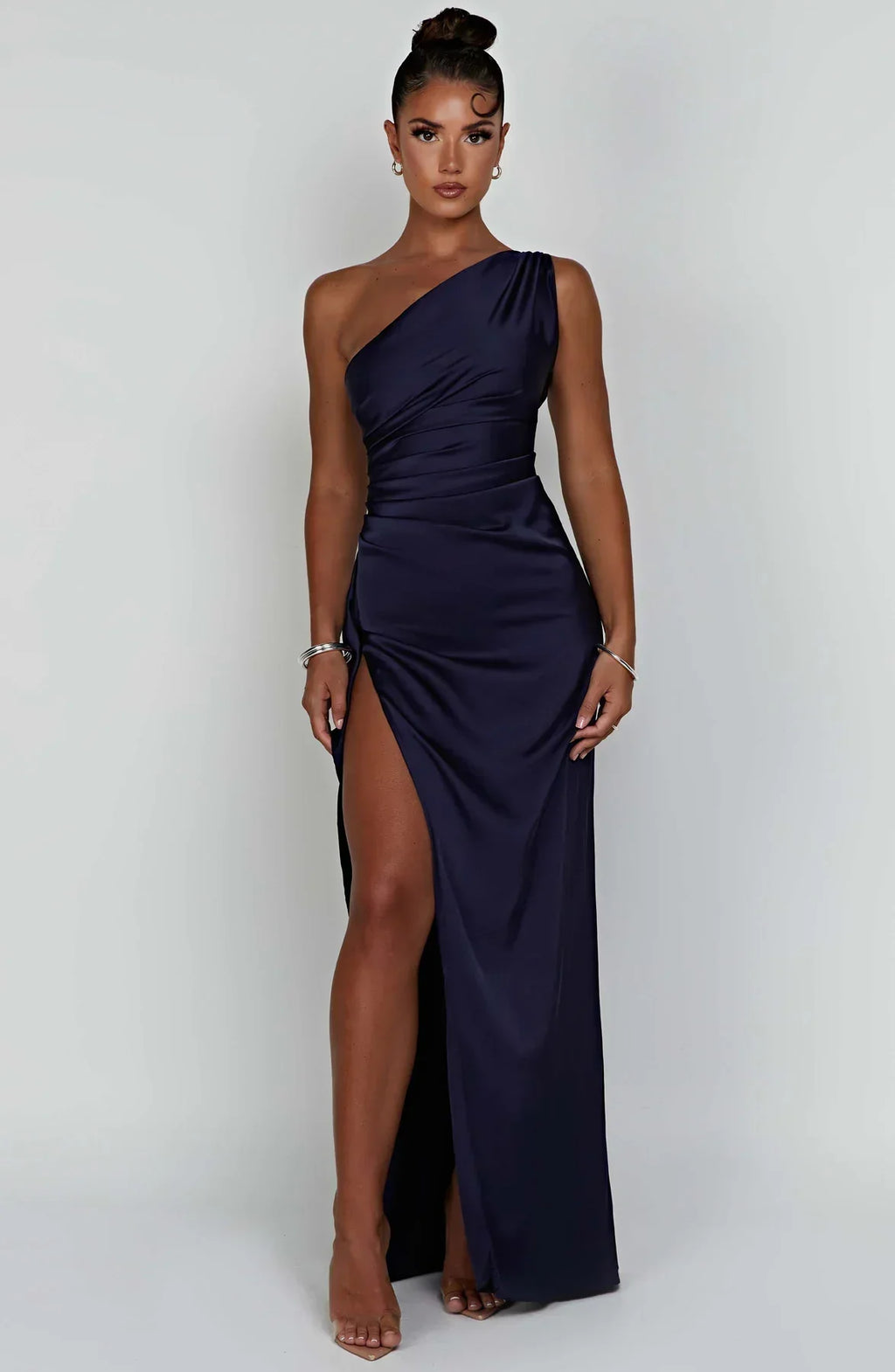 Robe fendue plissée en satin à une épaule - Édition Automne