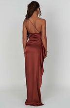 Robe fendue plissée en satin à une épaule - Édition Automne