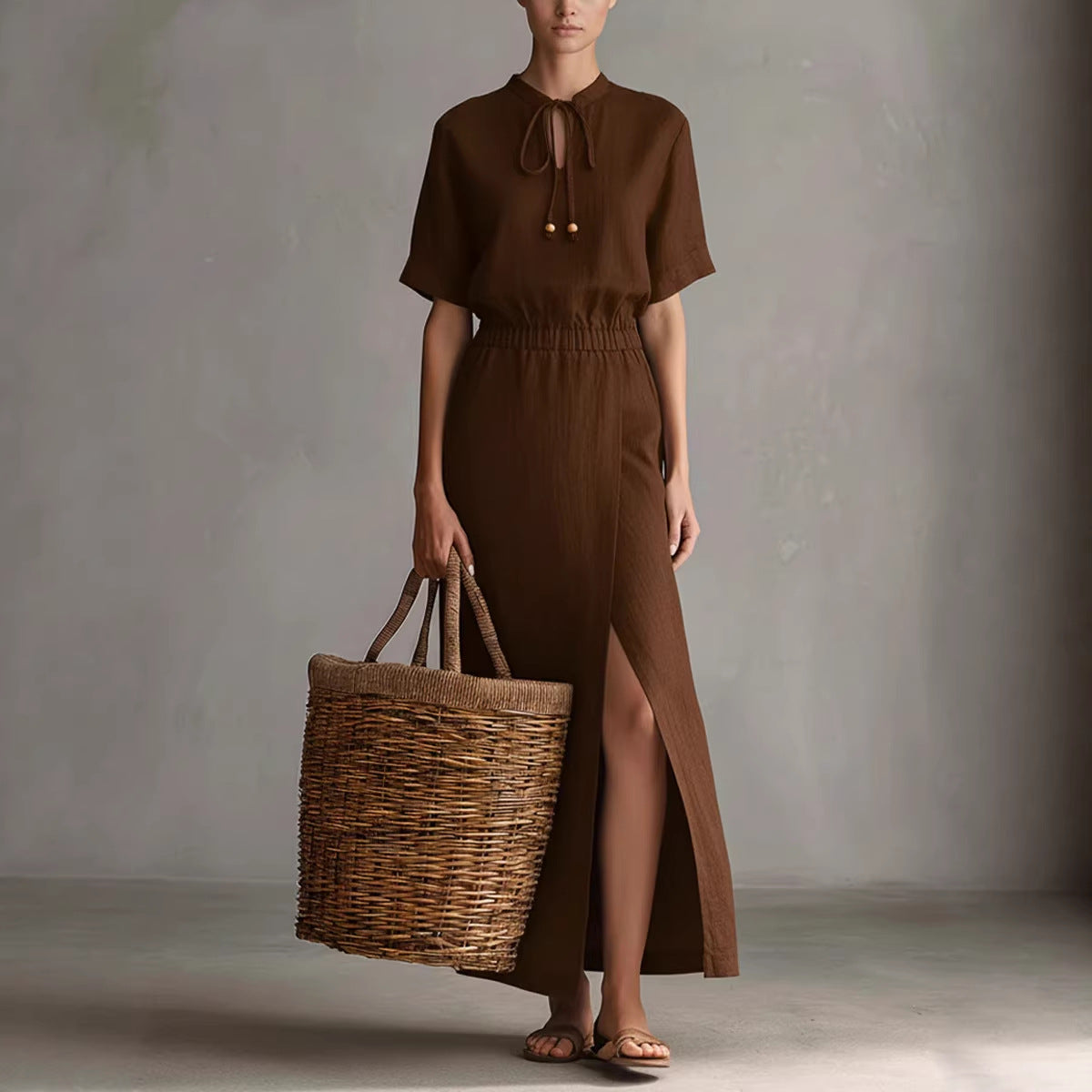 Robe midi nœud au col – Élégance intemporelle
