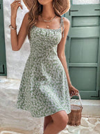 Robe courte d'été à fines bretelles fleuries - Chic&Shines