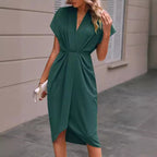Robe mi-longue plissée col V manches courtes