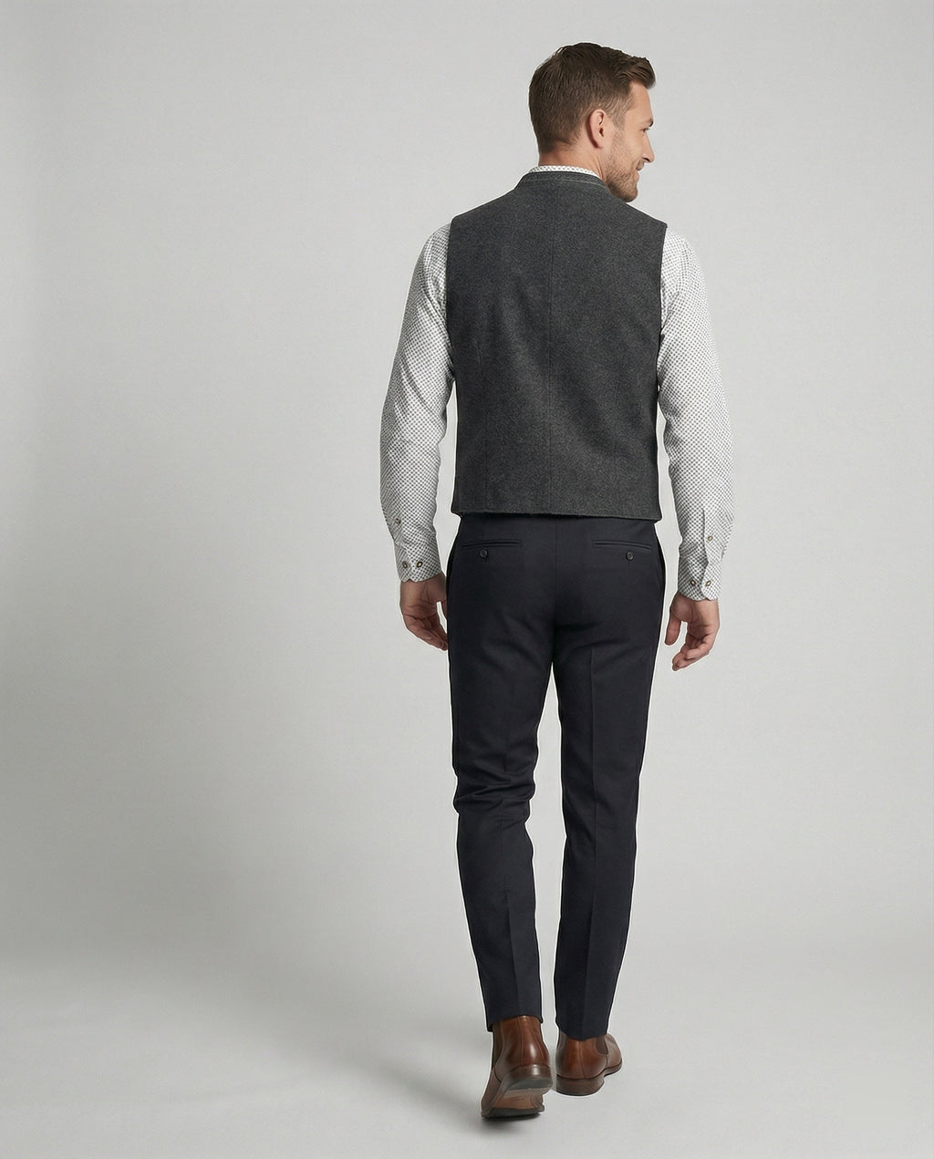 Gilet gris traditionnel élégant pour homme