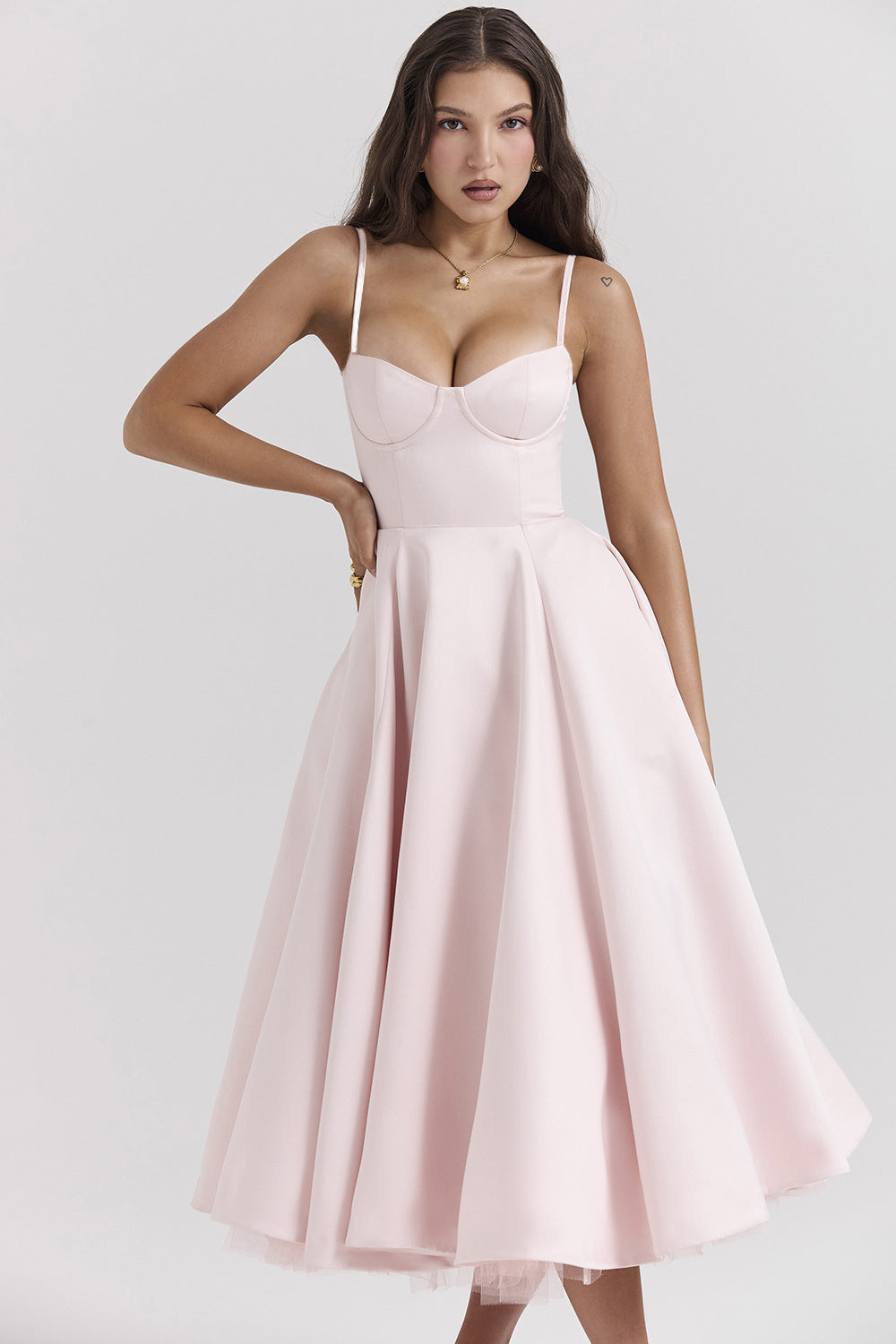 Robe longue voile ajouré – Élégance fluide et légère