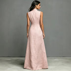 Robe longue sans manches col dressé — Élégance intemporelle