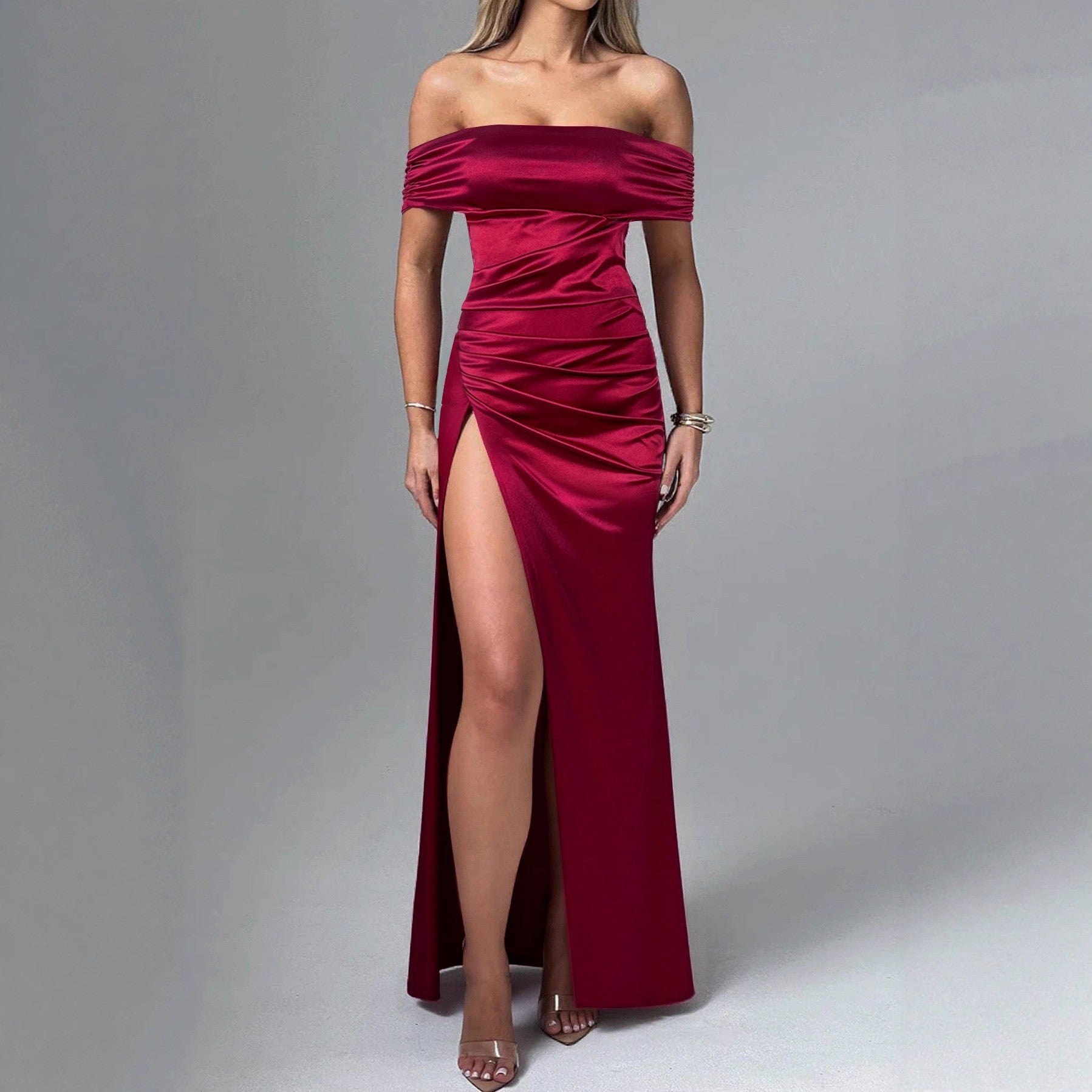 Robe fourreau bordeaux — élégance intemporelle