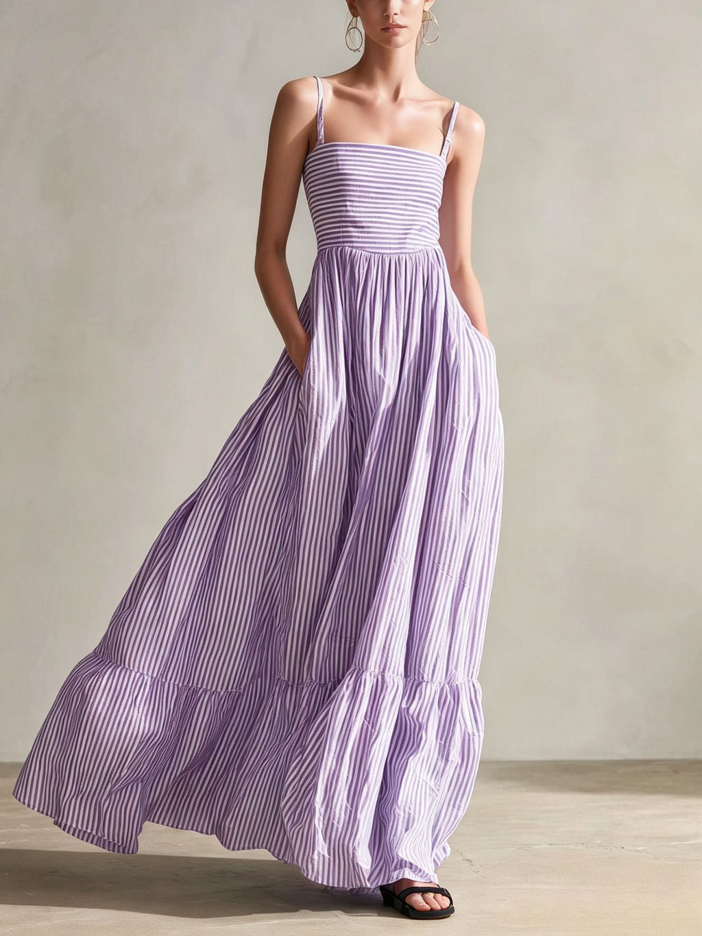 Robe longue rayée à fines bretelles
