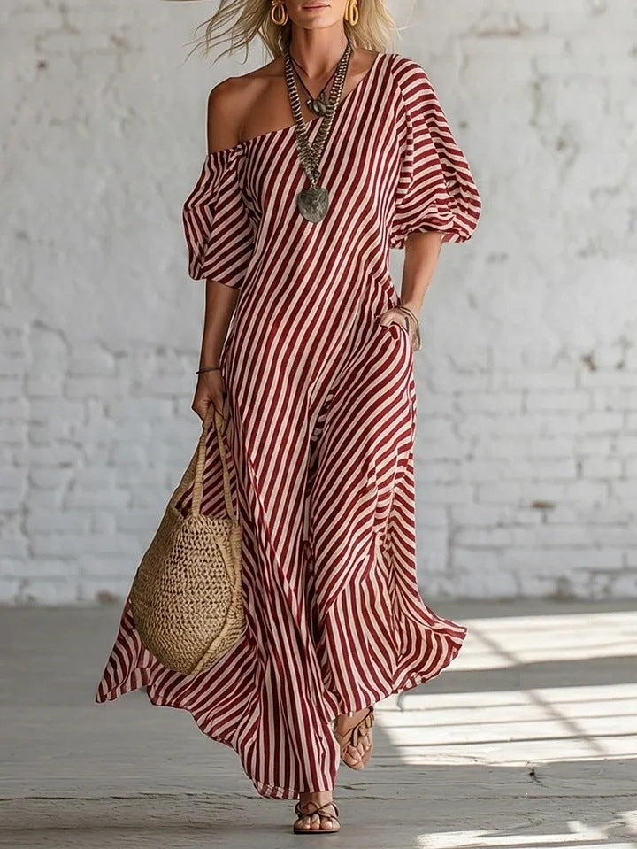 Robe rayée élégante avec découpe épaules
