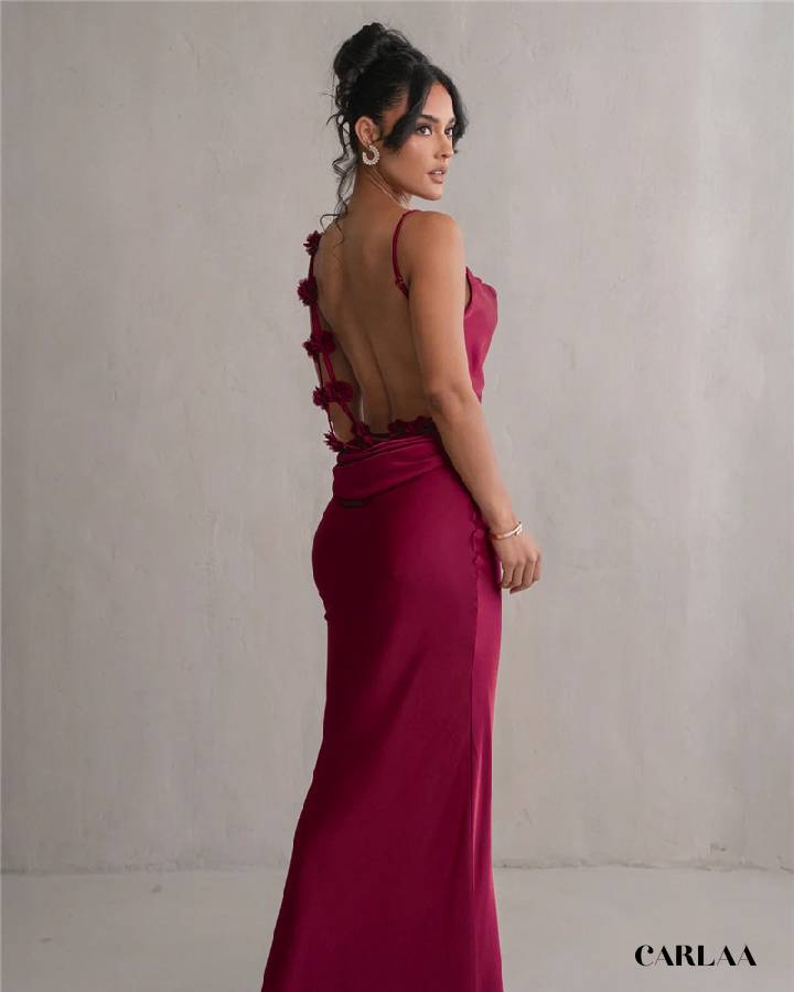 Robe dos nu femme