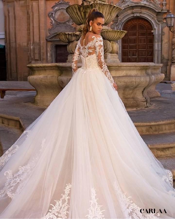 Mermaid wedding dress with train