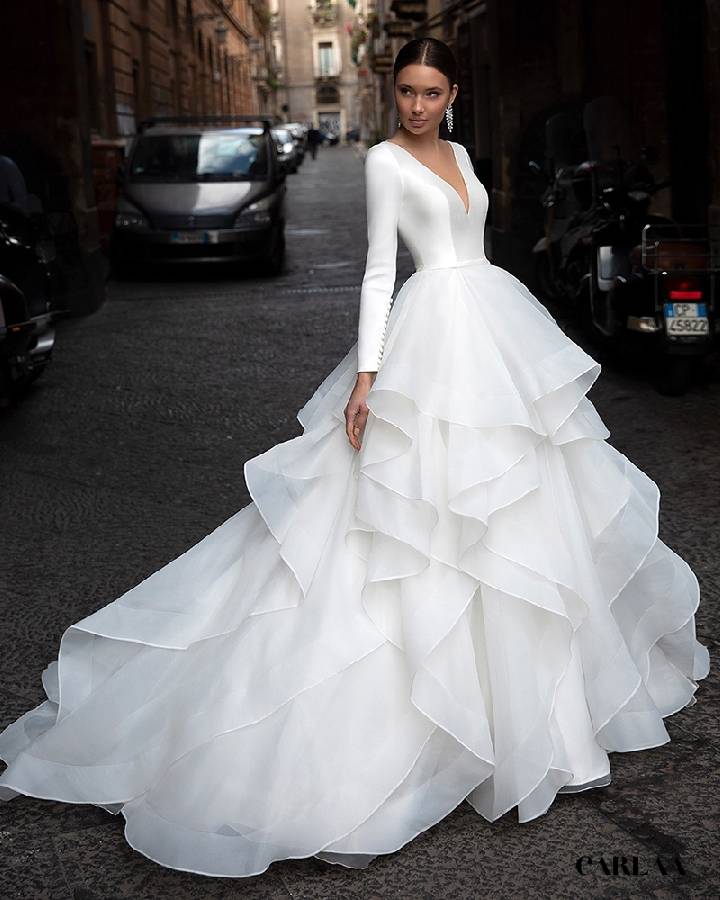 Long-sleeve maxi wedding dress