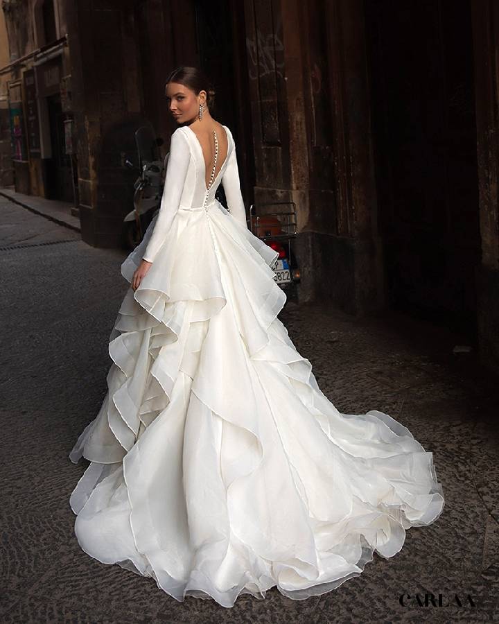 Long-sleeve maxi wedding dress
