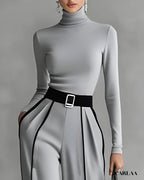 Tenue avec pantalon gris femme