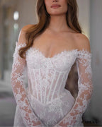 Long-sleeved lace wedding dress