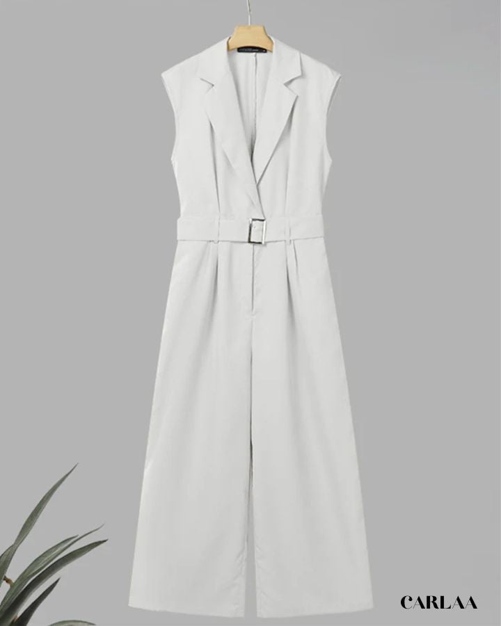 Chic belted outfit for women