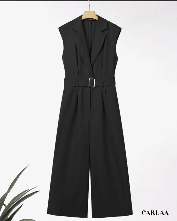 Chic belted outfit for women