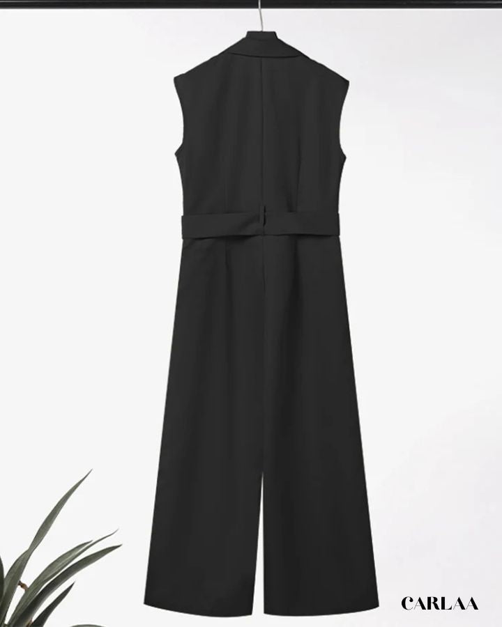 Chic belted outfit for women