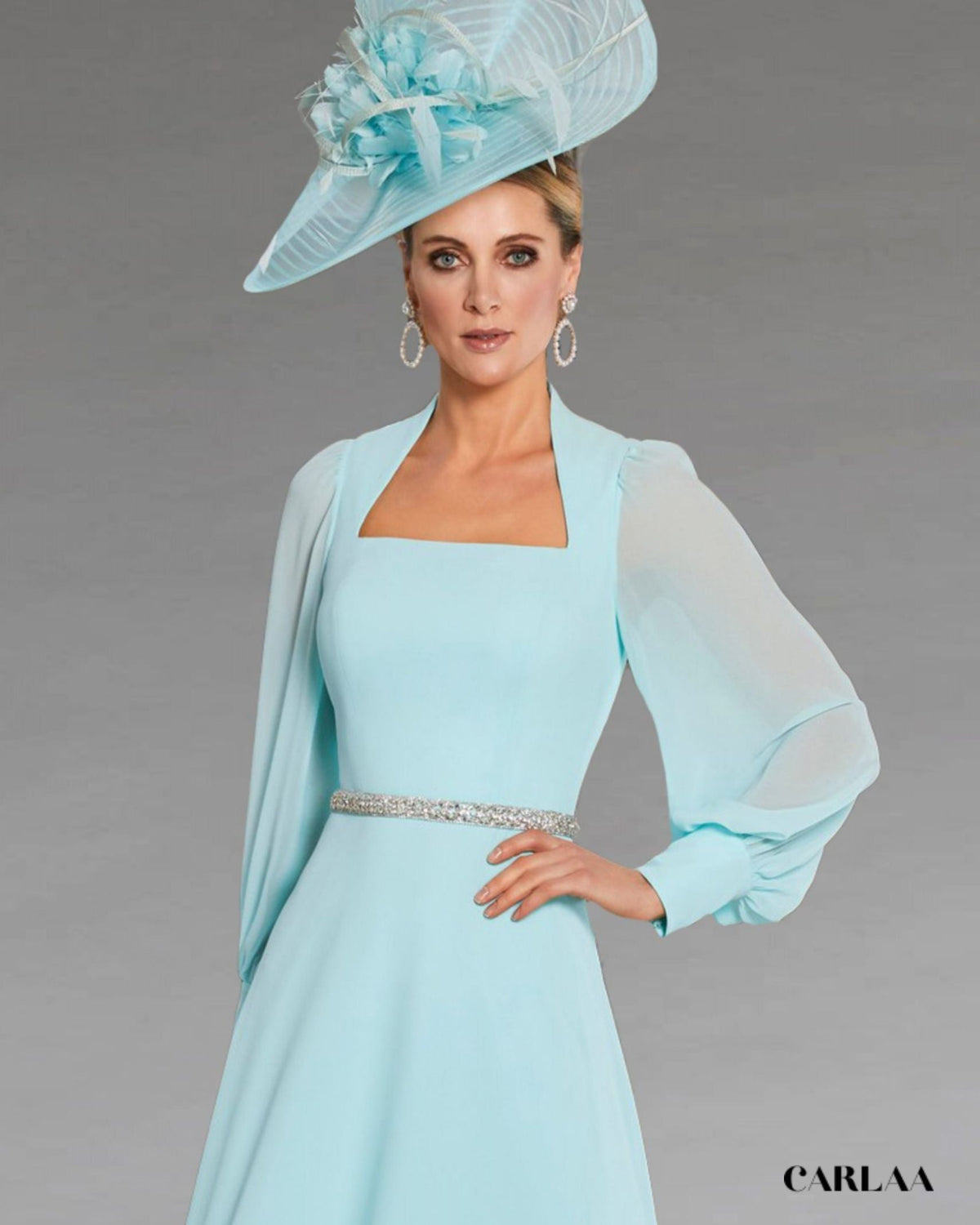 Robe bleu ciel mere de la mariee