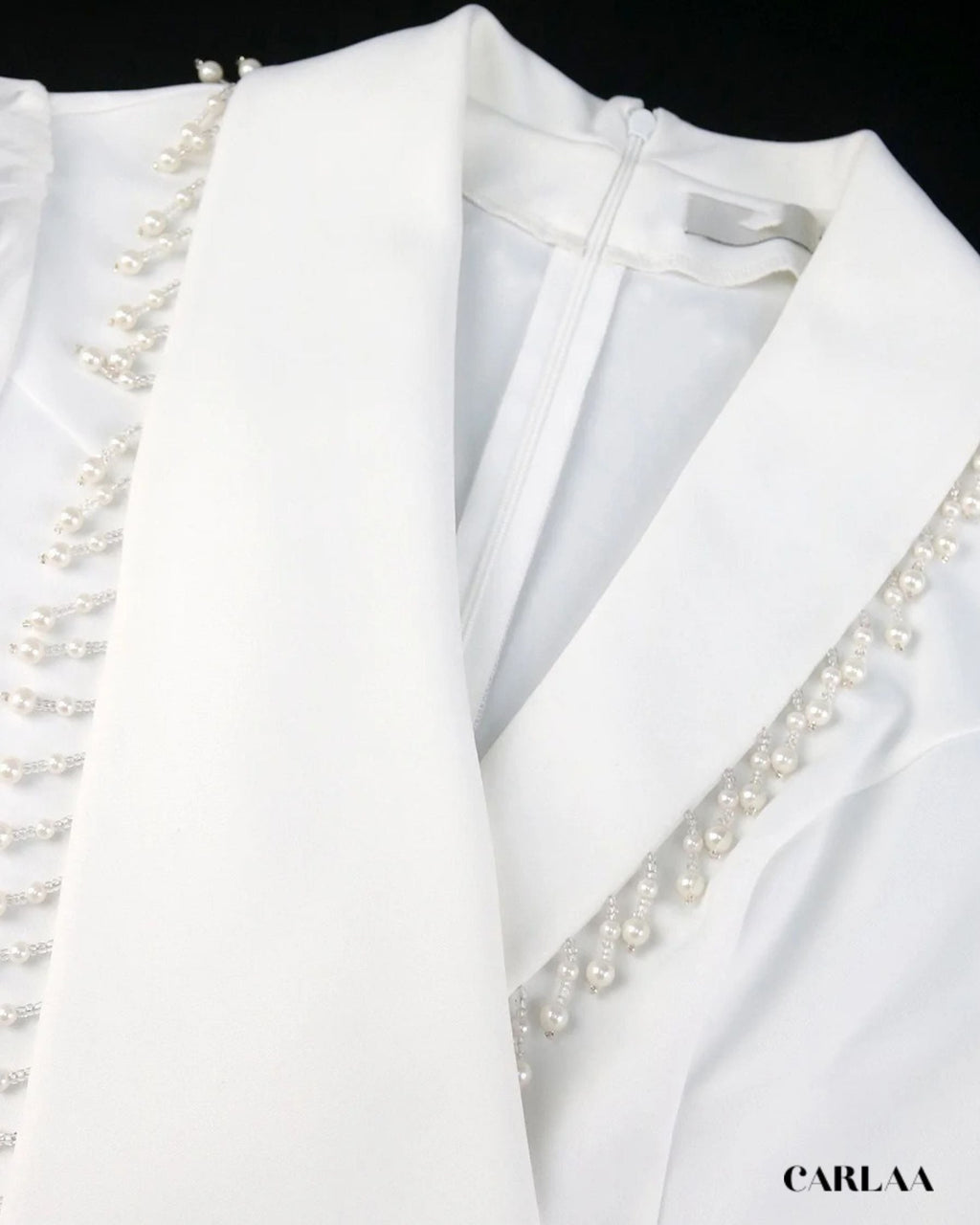Tenue blanche femme manches longues