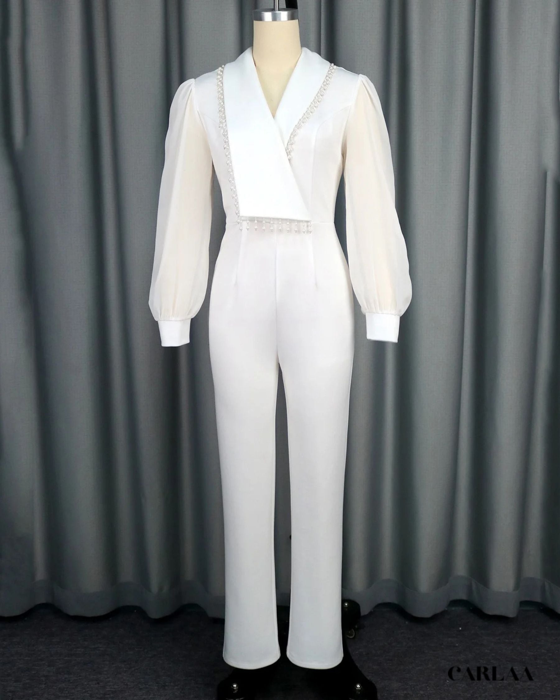 Tenue blanche femme manches longues