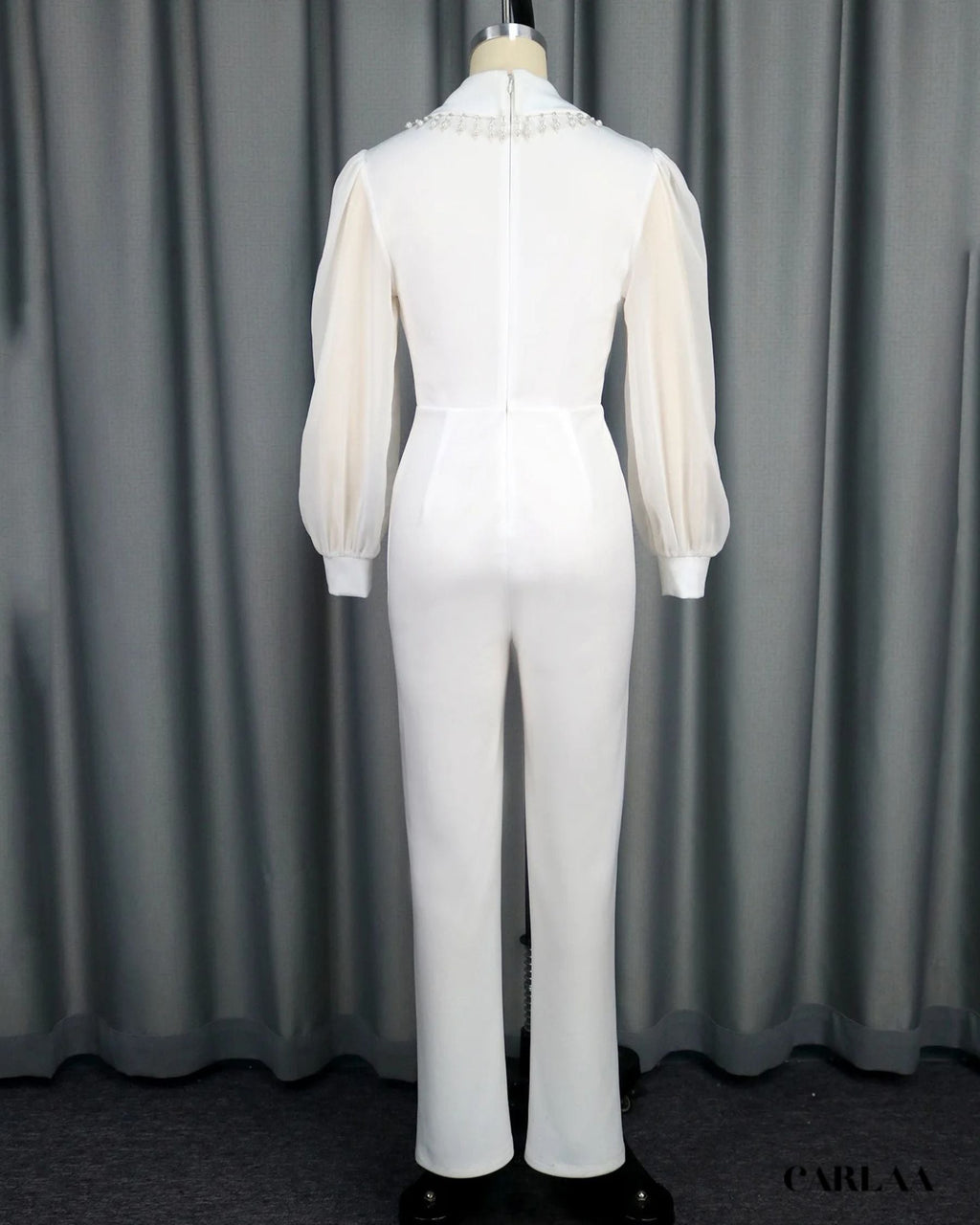 Tenue blanche femme manches longues