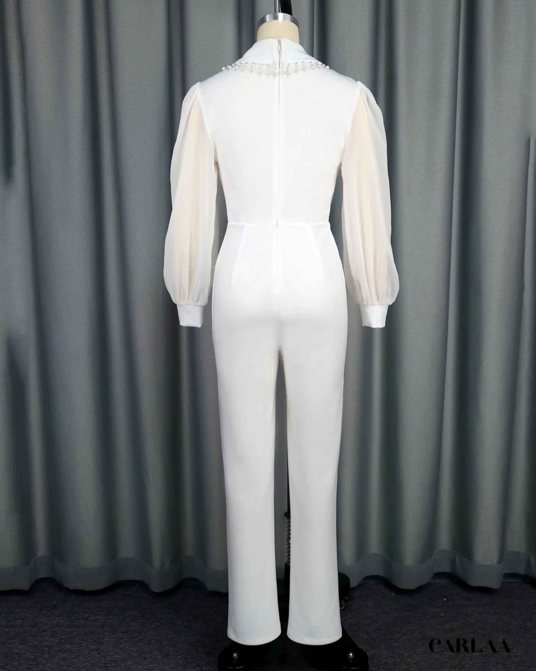 Tenue blanche femme manches longues