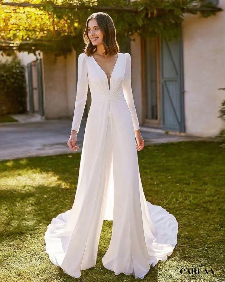 Long-sleeved wedding outfit
