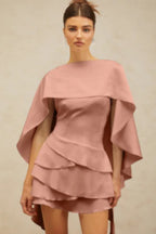 Ensemble deux-pièces asymétrique avec lacets et cape