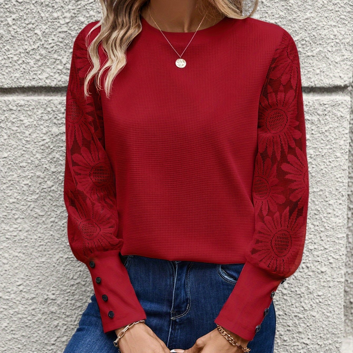 Liv's elegant floral lace T-shirt for women, round neck